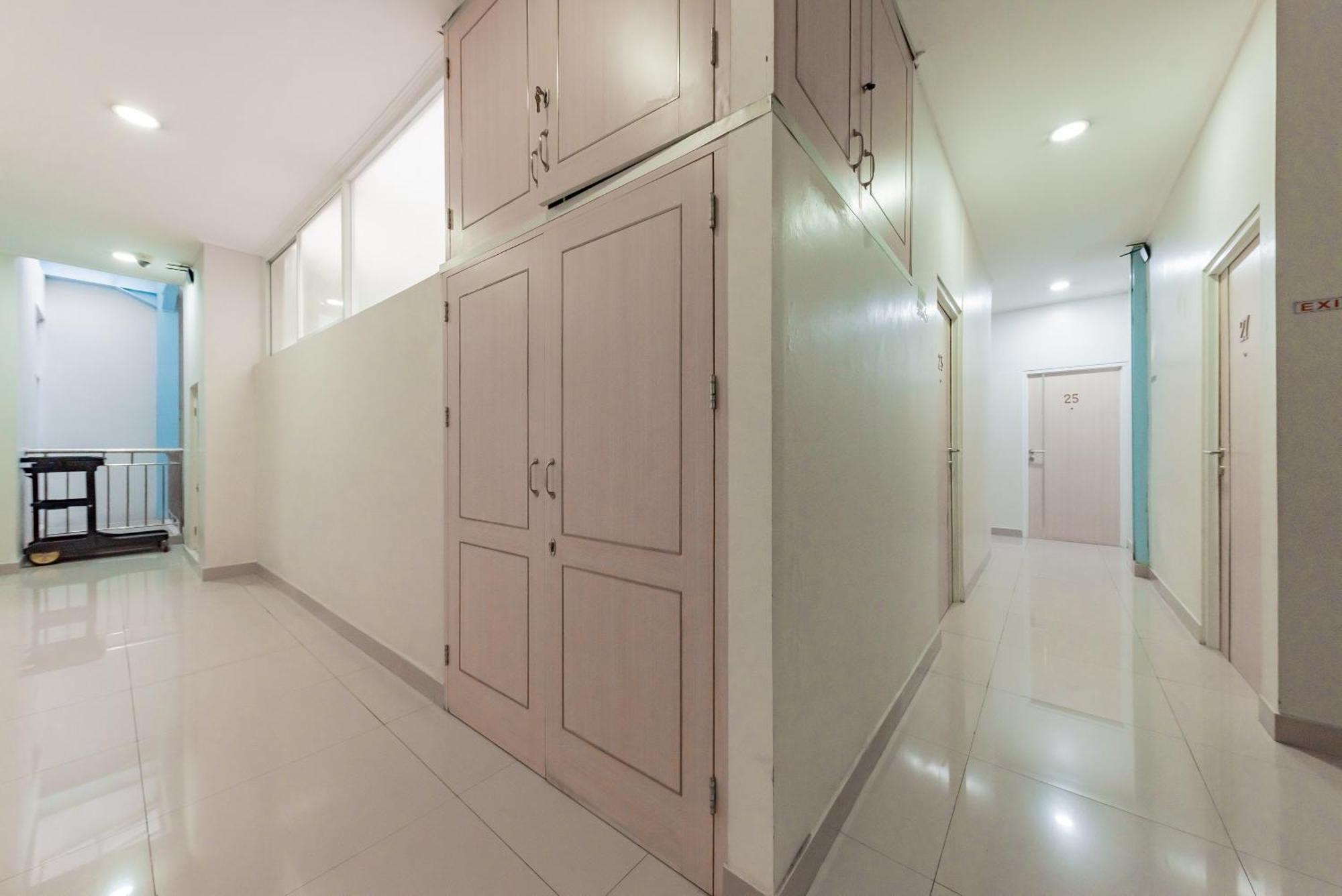 Reddoorz Near Pasar Baru Bandung Exterior foto